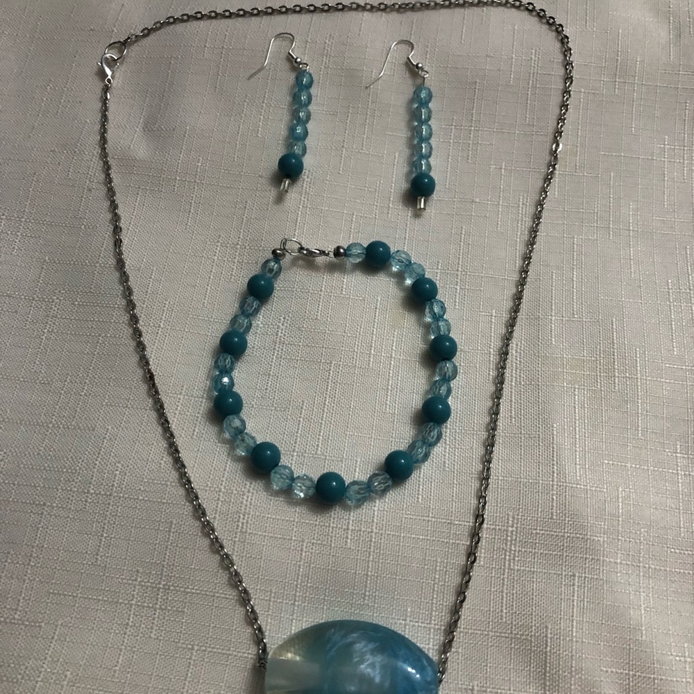 Elegant Blue and Silver Jewelry Set
